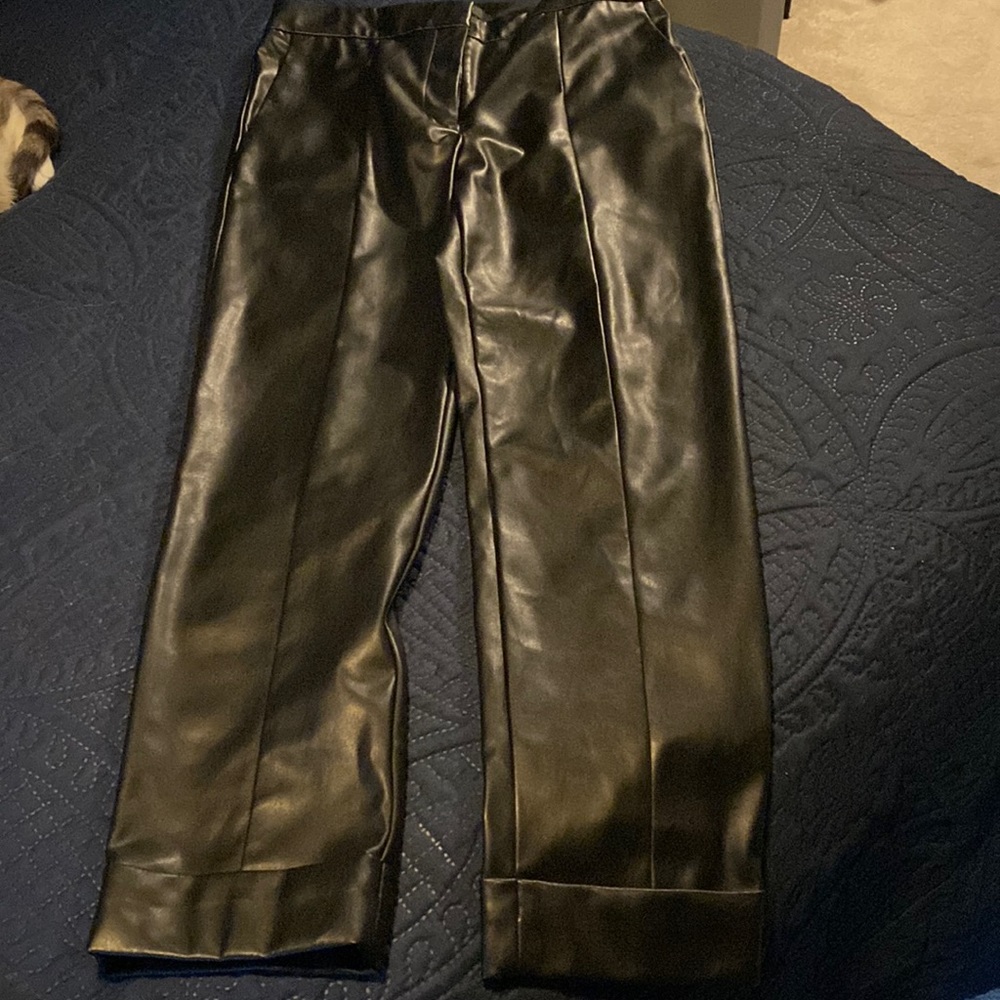 Ann Taylor sz 6 cuffed faux leather black pants